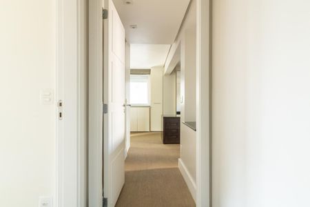 Apartamento à venda com 168m², 2 quartos e 3 vagas Apartamento à venda com 168m², 2 quartos e 3 vagasCorredor