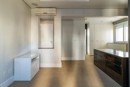 Apartamento à venda com 168m², 2 quartos e 3 vagas Apartamento à venda com 168m², 2 quartos e 3 vagasQuarto Suíte 1
