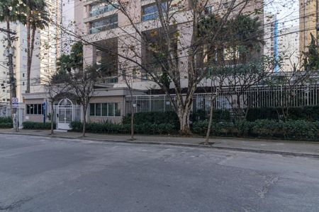 Apartamento à venda com 168m², 2 quartos e 3 vagas Apartamento à venda com 168m², 2 quartos e 3 vagasFachada