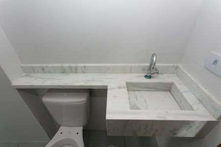 Apartamento à venda com 40m², 2 quartos e sem vaga Apartamento à venda com 40m², 2 quartos e sem vagaBanheiro