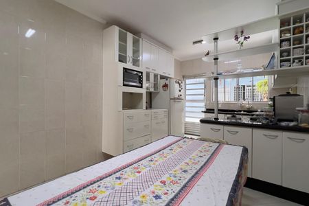Casa para alugar com 249m², 5 quartos e 4 vagasCozinha
