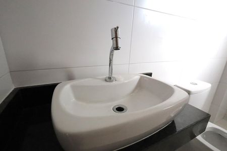 Apartamento à venda com 105m², 2 quartos e 1 vaga Apartamento à venda com 105m², 2 quartos e 1 vagaBanheiro