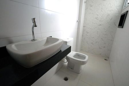 Apartamento à venda com 105m², 2 quartos e 1 vaga Apartamento à venda com 105m², 2 quartos e 1 vagaBanheiro