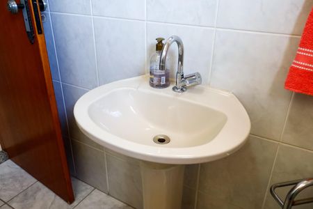 Casa à venda com 150m², 3 quartos e 3 vagas Casa à venda com 150m², 3 quartos e 3 vagasBanheiro