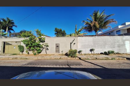 Casa à venda com 2000m², 4 quartos e 4 vagasFachada