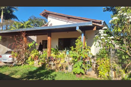 Casa à venda com 2000m², 4 quartos e 4 vagasQuintal