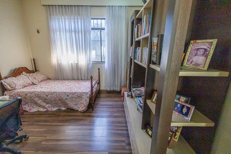 Casa à venda com 2000m², 4 quartos e 4 vagasQuarto 01