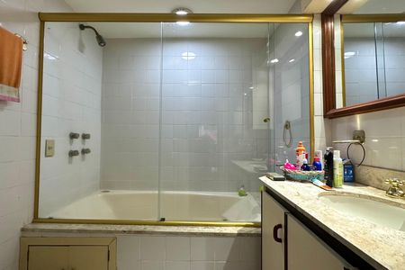 Apartamento à venda com 86m², 2 quartos e 2 vagas Apartamento à venda com 86m², 2 quartos e 2 vagasBanheiro Suíte