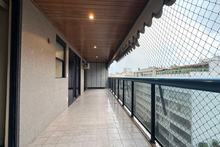 Apartamento à venda com 86m², 2 quartos e 2 vagas Apartamento à venda com 86m², 2 quartos e 2 vagasVaranda