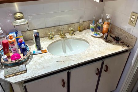 Apartamento à venda com 86m², 2 quartos e 2 vagas Apartamento à venda com 86m², 2 quartos e 2 vagasBanheiro Suíte