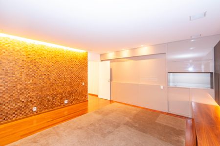 Apartamento à venda com 470m², 3 quartos e 7 vagas Apartamento à venda com 470m², 3 quartos e 7 vagasSala 2