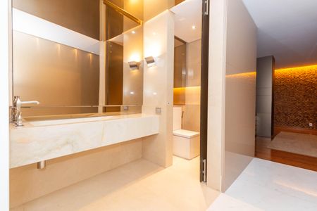 Apartamento à venda com 470m², 3 quartos e 7 vagas Apartamento à venda com 470m², 3 quartos e 7 vagasLavabo