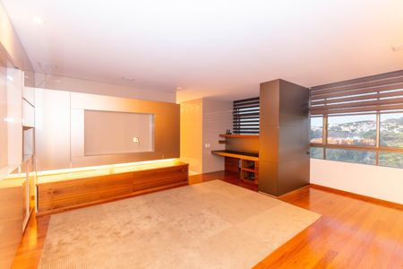 Apartamento à venda com 470m², 3 quartos e 7 vagas Apartamento à venda com 470m², 3 quartos e 7 vagasSala 2