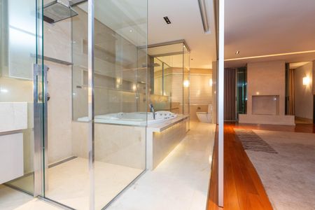 Apartamento à venda com 470m², 3 quartos e 7 vagas Apartamento à venda com 470m², 3 quartos e 7 vagasBanheiro da Suíte 2