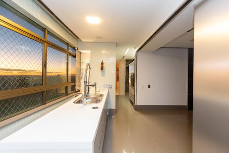 Apartamento à venda com 470m², 3 quartos e 7 vagas Apartamento à venda com 470m², 3 quartos e 7 vagasCozinha