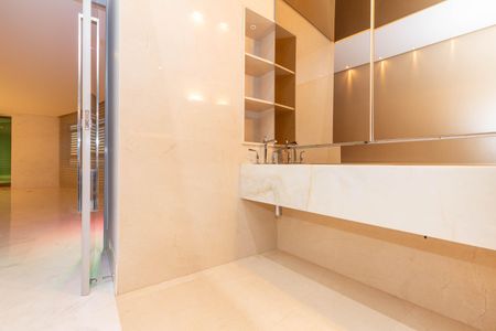 Apartamento à venda com 470m², 3 quartos e 7 vagas Apartamento à venda com 470m², 3 quartos e 7 vagasLavabo