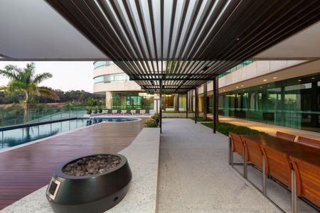 Apartamento à venda com 470m², 3 quartos e 7 vagas Apartamento à venda com 470m², 3 quartos e 7 vagasÁrea comum - Piscina