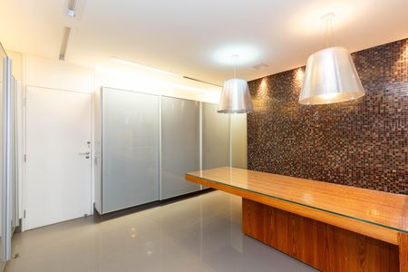 Apartamento à venda com 470m², 3 quartos e 7 vagas Apartamento à venda com 470m², 3 quartos e 7 vagasCozinha