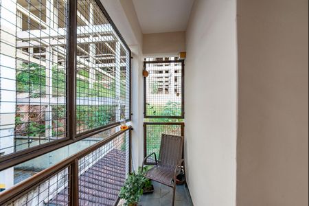 Apartamento à venda com 108m², 3 quartos e 2 vagasVaranda do Quarto 2