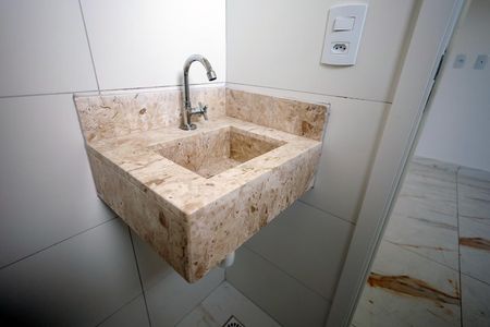 Apartamento à venda com 45m², 2 quartos e 1 vaga Apartamento à venda com 45m², 2 quartos e 1 vagaBanheiro Suíte