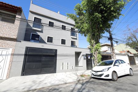 Apartamento à venda com 45m², 2 quartos e 1 vaga Apartamento à venda com 45m², 2 quartos e 1 vagaFachada