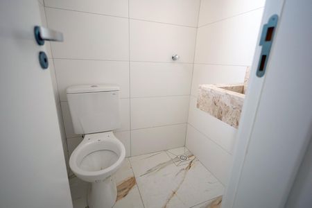 Apartamento à venda com 45m², 2 quartos e 1 vaga Apartamento à venda com 45m², 2 quartos e 1 vagaBanheiro Suíte