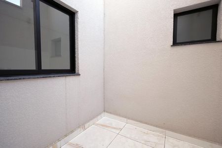Apartamento à venda com 45m², 2 quartos e 1 vaga Apartamento à venda com 45m², 2 quartos e 1 vagaÁrea de Serviço