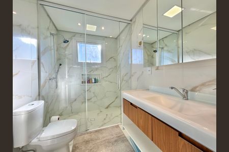 Apartamento à venda com 139m², 3 quartos e 2 vagas Apartamento à venda com 139m², 3 quartos e 2 vagasBanheiro da Suíte 1