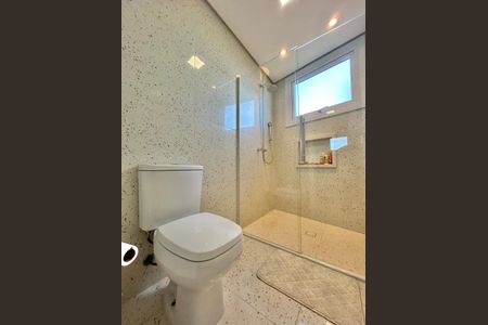 Apartamento à venda com 139m², 3 quartos e 2 vagas Apartamento à venda com 139m², 3 quartos e 2 vagasBanheiro da Suíte 2 e 3