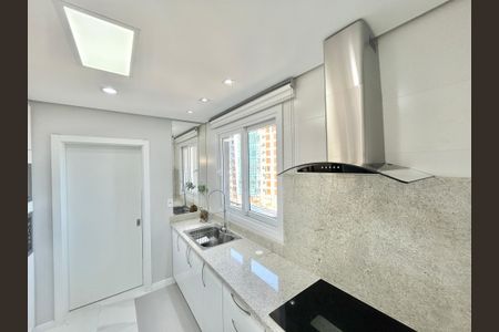 Apartamento à venda com 139m², 3 quartos e 2 vagas Apartamento à venda com 139m², 3 quartos e 2 vagasCozinha