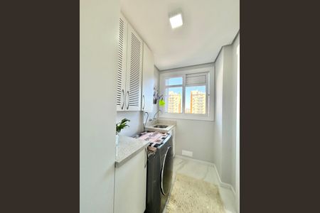 Apartamento à venda com 139m², 3 quartos e 2 vagas Apartamento à venda com 139m², 3 quartos e 2 vagasÁrea de Serviço