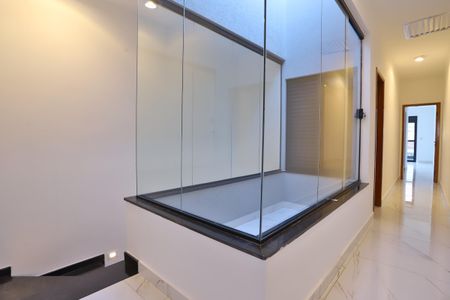 Casa à venda com 160m², 3 quartos e 2 vagas Casa à venda com 160m², 3 quartos e 2 vagasCorredor