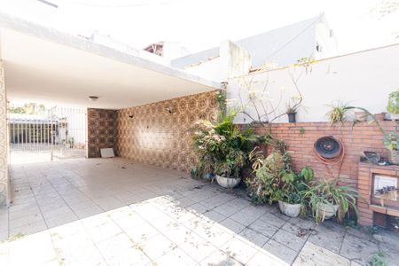 Casa para alugar com 221m², 3 quartos e 5 vagas Casa para alugar com 221m², 3 quartos e 5 vagasJardim