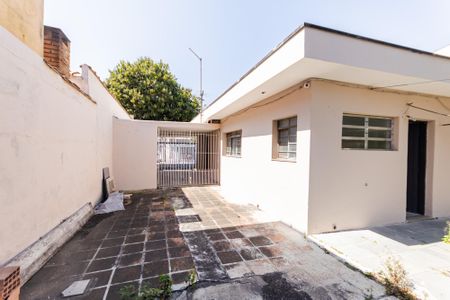 Casa para alugar com 221m², 3 quartos e 5 vagas Casa para alugar com 221m², 3 quartos e 5 vagasQuintal