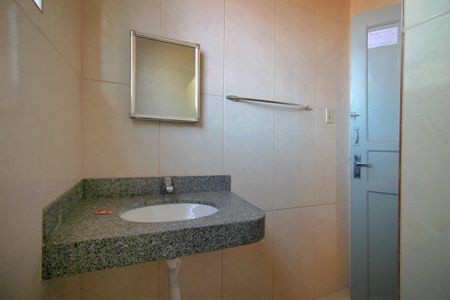 Casa à venda com 360m², 3 quartos e 1 vagaBanheiro