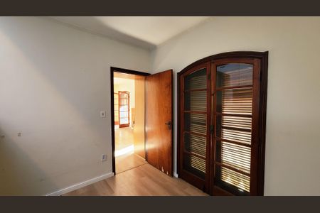 Casa de condomínio à venda com 396m², 3 quartos e 2 vagas Casa de condomínio à venda com 396m², 3 quartos e 2 vagasSala de TV