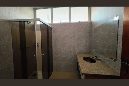 Casa de condomínio à venda com 396m², 3 quartos e 2 vagas Casa de condomínio à venda com 396m², 3 quartos e 2 vagasBanheiro