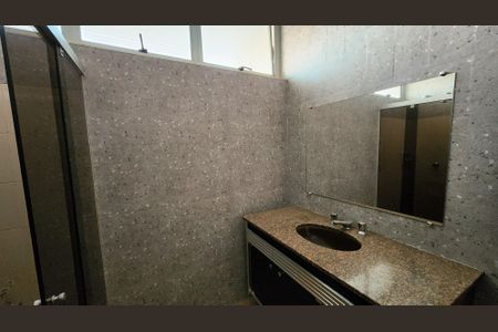 Casa de condomínio à venda com 396m², 3 quartos e 2 vagas Casa de condomínio à venda com 396m², 3 quartos e 2 vagasBanheiro