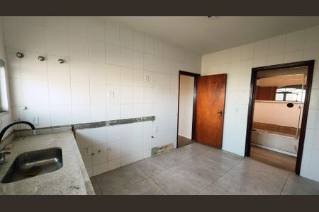 Casa de condomínio à venda com 396m², 3 quartos e 2 vagas Casa de condomínio à venda com 396m², 3 quartos e 2 vagasCozinha