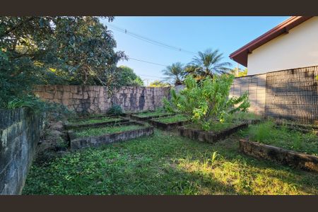 Casa de condomínio à venda com 396m², 3 quartos e 2 vagas Casa de condomínio à venda com 396m², 3 quartos e 2 vagasÁrea Externa