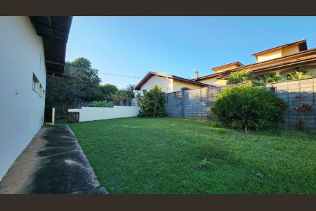 Casa de condomínio à venda com 396m², 3 quartos e 2 vagas Casa de condomínio à venda com 396m², 3 quartos e 2 vagasÁrea Externa