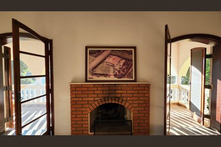 Casa de condomínio à venda com 396m², 3 quartos e 2 vagas Casa de condomínio à venda com 396m², 3 quartos e 2 vagasSala