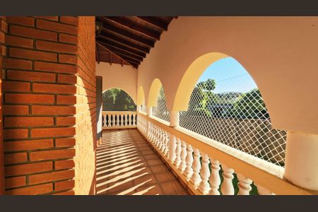 Casa de condomínio à venda com 396m², 3 quartos e 2 vagas Casa de condomínio à venda com 396m², 3 quartos e 2 vagasVaranda