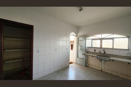 Casa de condomínio à venda com 396m², 3 quartos e 2 vagas Casa de condomínio à venda com 396m², 3 quartos e 2 vagasCozinha