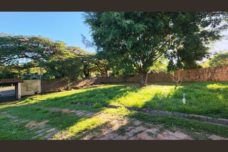 Casa de condomínio à venda com 396m², 3 quartos e 2 vagas Casa de condomínio à venda com 396m², 3 quartos e 2 vagasÁrea Externa