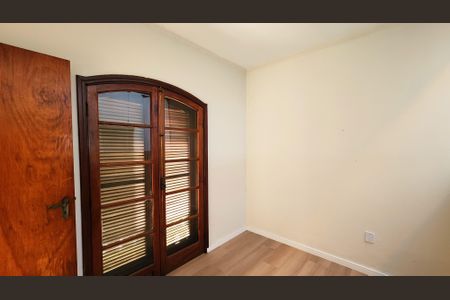 Casa de condomínio à venda com 396m², 3 quartos e 2 vagas Casa de condomínio à venda com 396m², 3 quartos e 2 vagasSala de TV