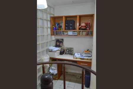 Apartamento à venda com 158m², 3 quartos e 1 vaga Apartamento à venda com 158m², 3 quartos e 1 vagaEscritório