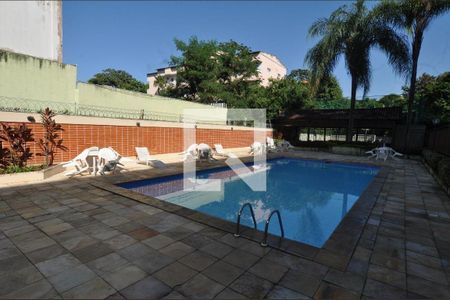 Apartamento à venda com 158m², 3 quartos e 1 vaga Apartamento à venda com 158m², 3 quartos e 1 vagaÁrea comum - Piscina