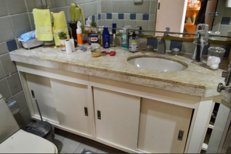 Apartamento à venda com 158m², 3 quartos e 1 vaga Apartamento à venda com 158m², 3 quartos e 1 vagaBanheiro da Suíte 1