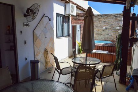 Apartamento à venda com 158m², 3 quartos e 1 vaga Apartamento à venda com 158m², 3 quartos e 1 vagaTerraço